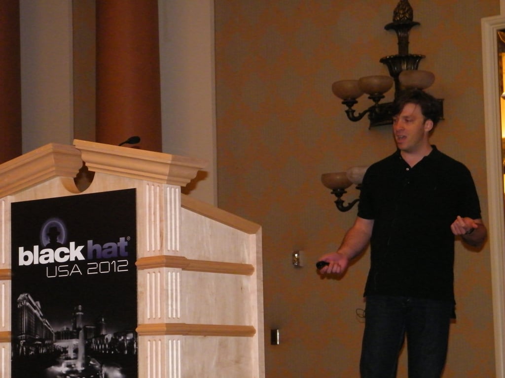 Apple Defends iOS Security at Black Hat
